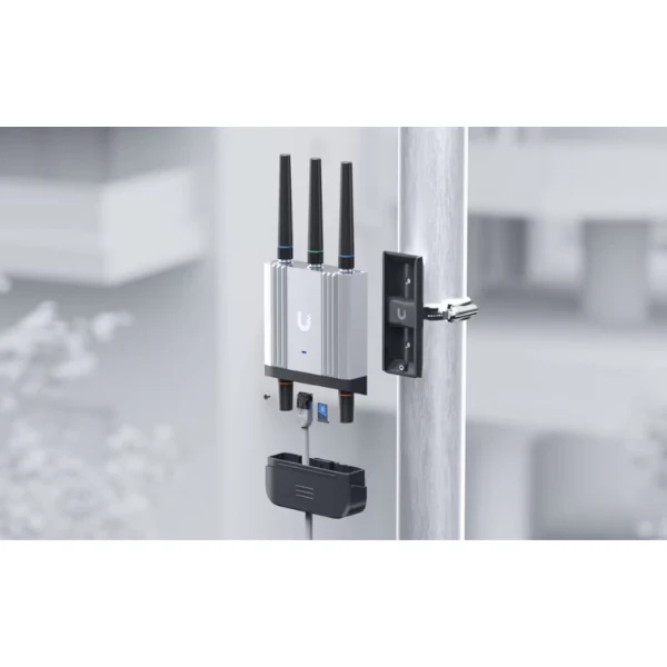 Router Móvil Ubiquiti UniFi Industrial LTE Cat 4 WiFi 4 IP66 PoE GPS para Interior/Exterior - Image 8