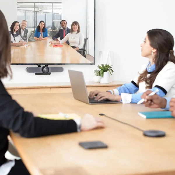 Webcam Logitech MeetUp para Videoconferencias, 4K Ultra HD, Ángulo de 120°, Zoom 5x, Micrófono Integrado, USB 3.1, Negra - Image 7