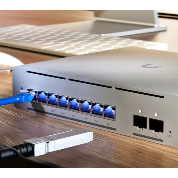 Switching Ubiquiti Switch USW-PRO-XG-8-POE 155W - Image 3